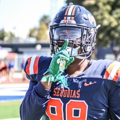 Student Athlete🎒🏈 Fort Myers (Florida Boy)🏝️ Defensive lineman @FVSU🦁 DT/DE 6’1 2023 #99 Gpa 3.0📚 #239-839-7410 #jucoproduct