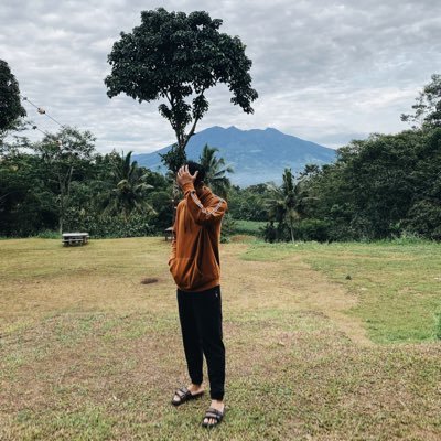 Rizqidwisaputr's profile picture. reading everyday. 🦦