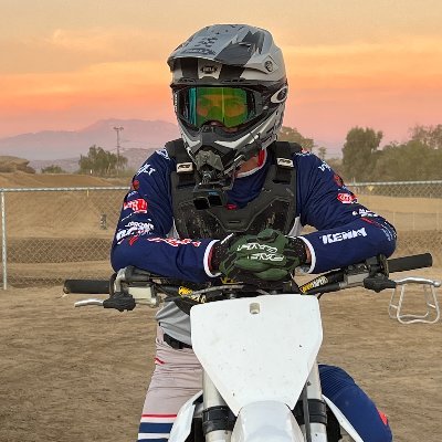 🏍Youtubeur Enduro & Motocross 🇫🇷 
🛠 Gérant du site @allpromxshop 💻 
🇺🇸 Expatrié en Californie 🌴