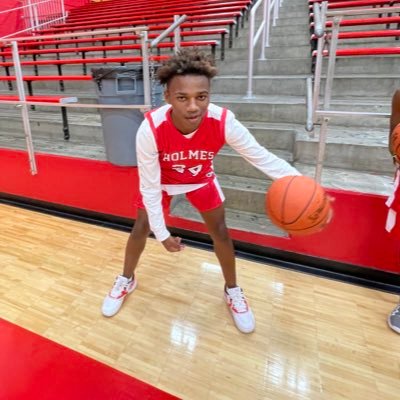 Student/Athlete, from Northern KY/Cincinnati 🏈🏀 my life!!,Family comes first🙏🏾 #athlete AAU Class 2027🏆 5’7/SF Dribble shot Holmes middle school KY