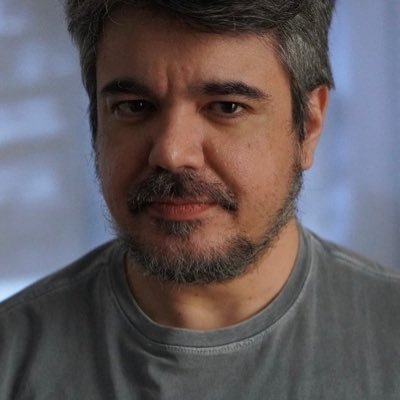 Escritor, crítico de cinema desde 1994 e diretor do @cinemaemcena. Quer saber mais sobre mim? https://t.co/KOB8p9Jf28  insta: @pablovillaca