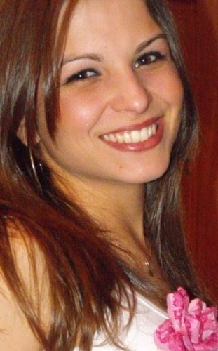 Jornalista. Estudante de Inglês. Leitora. Amiga. Cumplice. Amante de Fotografia e Palavras Cruzadas do DonnaZH aos domingos. Prezo a Liberdade. Sou Aquário.