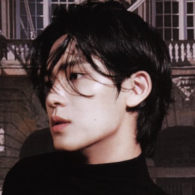 odetogyu's profile picture. “let’s be like a campfire that light each other up”