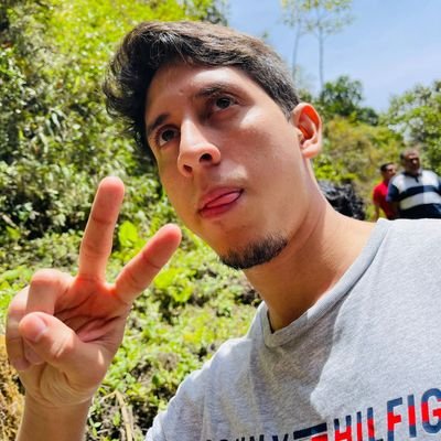 AstuIsra's profile picture. A veces hago todo al revés.