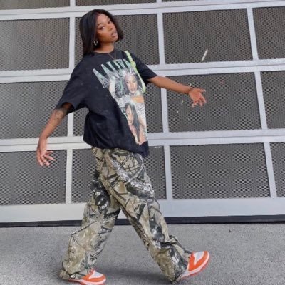 florami83105546's profile picture. miss my late Mum&Dad, front end developer.