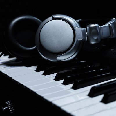 I make piano music, Hope you enjoy it 🎧
Spotify : Relaxing Peaceful Music
