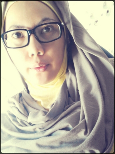 f u f u Bag designer-- owner @fufubag_ind and 24hour housewife :-)