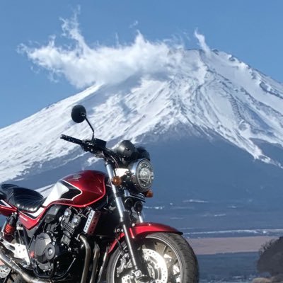 神奈川でCB400SF 2020 乗ってるおじさんです。無言フォローすいません。 CB400SF/SBオーナー同士のツーリングしてます！参加希望の方いらっしゃいましたらDM下さい🙇‍♂️  #シュアラスター公式サポーター