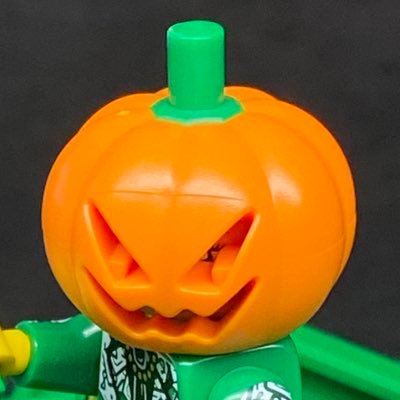 AFOL。ある日カボチャを被ったら脱ぐタイミングを失いました。そんな私はエムピ商店(@mpbricks)の看板娘。