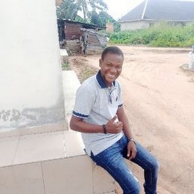 tobirichard8's profile picture. 