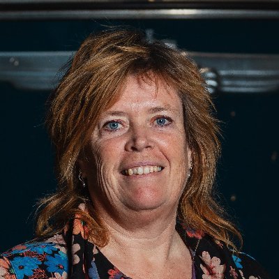 Karen Buursen, Jeugdzorgwerker Pactum. HBS, trainer Vlaggensysteem, ondersteuner jongerenraad, SKJ geregistreerd 110007235, kaderlid FNV voor de Jeugdzorg