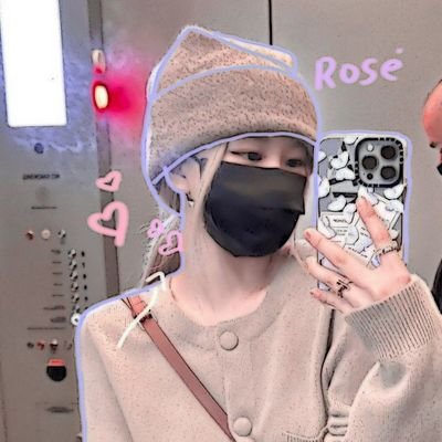 ajneloue's profile picture. 