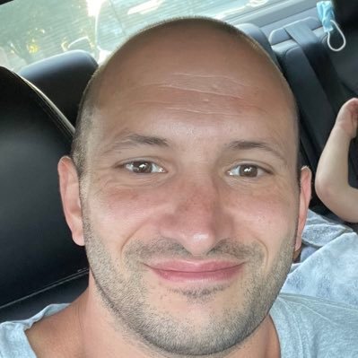 PeteFama's profile picture. 