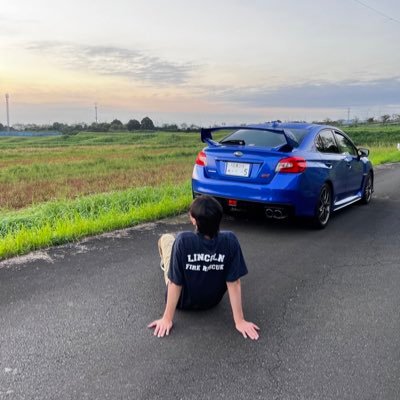 三重県住みwrx sti vab c型に乗ってます。