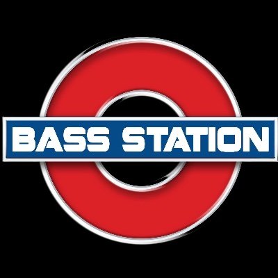 BASS STATION REUNION
THE STAGE IS SET, TIME HAS COME
TO CELEBRATE THIS PHENOMENON
MORE THAN A CLUB, IT’S AN INSTITUTION
THE FAMILY TOGETHER AGAIN
BASS STATION