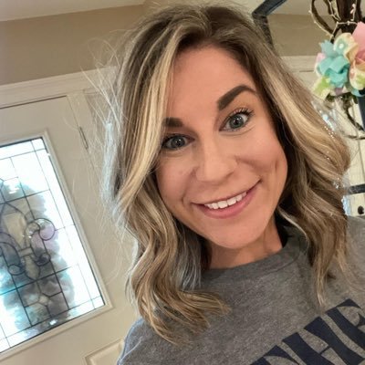 I’m a single mom of 2 children and I love meeting new people and visiting new places..