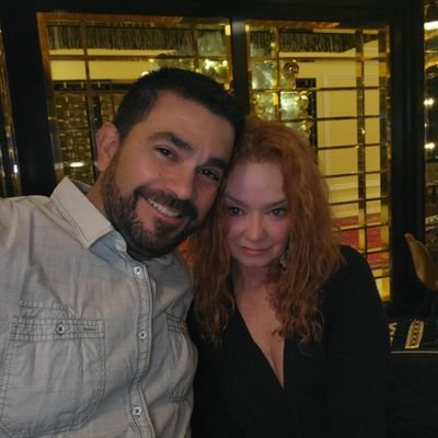 curlyyogini's profile picture. 