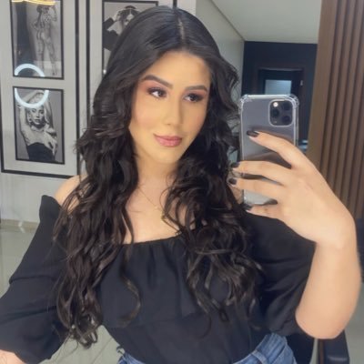 Larreinhaa's profile picture. 🌻