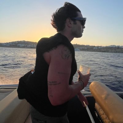 ValoriLucaInt's profile picture. Account Ufficiale di @ValoriLuca utilizzato a scopo di marketing