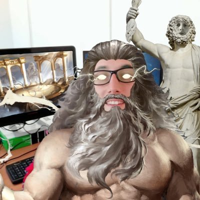Soy Zeus dios divino del cielo y el trueno. A veces me siento transespecie y me garcho a canguros (Australianos nene) Y otras estoy boludeando por el olimpo