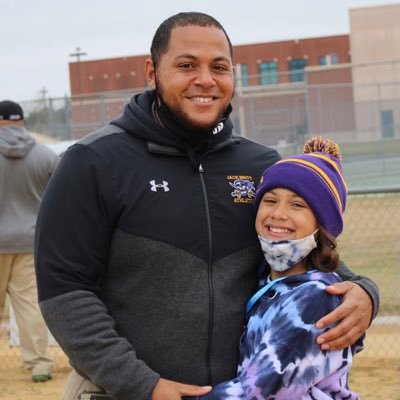 @BrittFootball Offensive/Recruiting Coordinator & Wide Receivers coach. 
@USNFT coach.
Most importantly, I'm a father to a beautiful little girl.
Proverbs 3:5-6