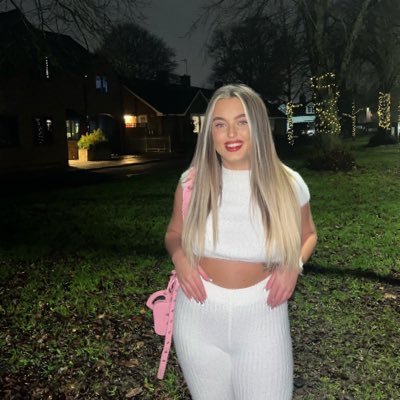 elysia_coates's profile picture. https://t.co/DDzdYfA6qk