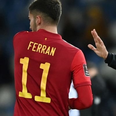 Club de seguidores que no entienden como ha llegado a jugar en el FC Barcelona y de titular en la selección española,! Os juro que cule desde la cuna.