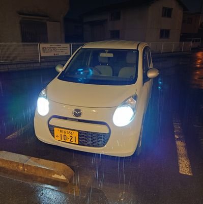 うーん、悩みます。軽自動車スピードを出すとエンジンが焦げてきな臭い匂いがするので普通車のスイフトRSが欲しい。ですが写真、ポートレートが好きでモデル撮影もやりたくて。カメラはソニーアルファ7Ⅲを使用してます。クルマ、写真が好きな方宜しくお願いします!