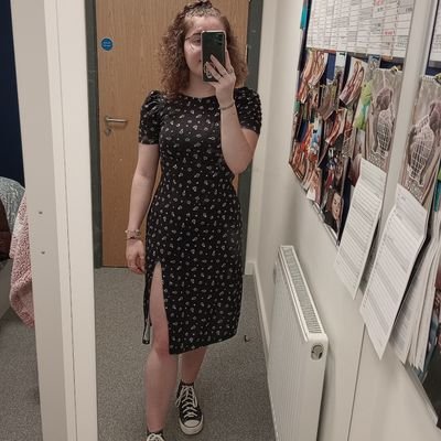 sophhh_louuu's profile picture. vegan • identical twin • 22 • feminist • she/her