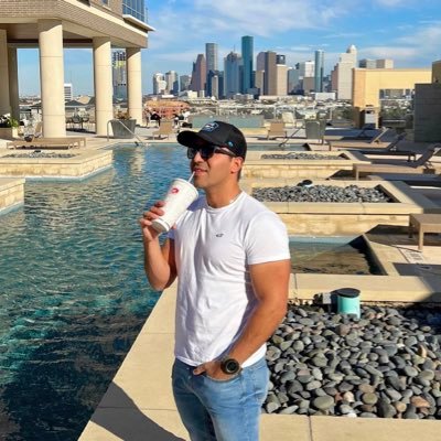 FranklinSRC's profile picture. Vigila con mucha cautela tus pensamientos y palabras porque de allí salen los asuntos de tu vida.