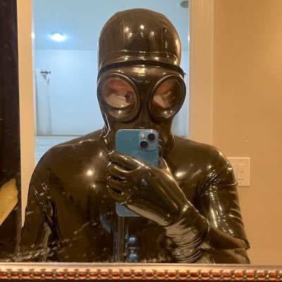 hi I'm tangle, I love pup play, bondage, and scritchies 🐶😀🫣  Telegram; pup_tangle