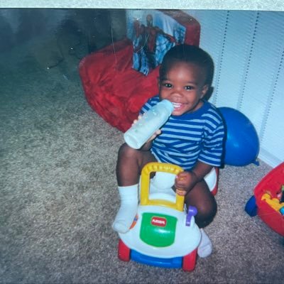 Jordannladon's profile picture. 19| UH