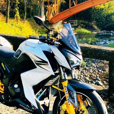 よろしくお願いします！ z250・WRX S4に乗っています。 バイク乗り車・乗りの方仲良くしてください！