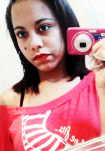 Não faça nascer um sorriso,Dizendo te αmo, prα depois rolαr umα lágrimα dizendo me esqueçα !