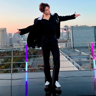 20↑のCaratです。
自分から話し掛けるのが苦手なので、話し掛けてくれると嬉しいです✨
セブチを好きになって韓国語勉強中!
ディノペン🦖
交換時は、固ツイの確認をお願いします。
無言フォロー失礼します。