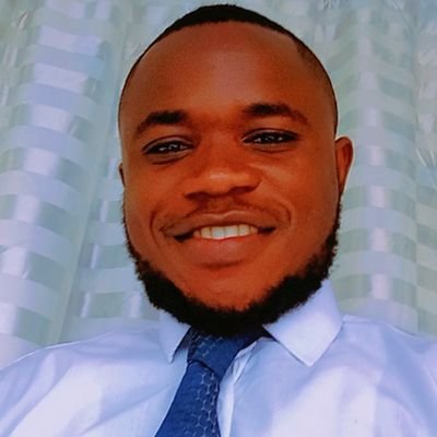 Marcel MUENYI de la nationalité Congolaise
Acteur politique et Économiste Gestionaire
Initiateur,Concepteur, créateur et Fondateur de la Fondation GASTON PIEMA