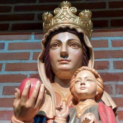 Comunidad de Monjas Cistercienses. Estamos en Madrid, en la Sierra de Guadarrama, en Moralzarzal.
información vocacional en cistercalatrava@gmail.com