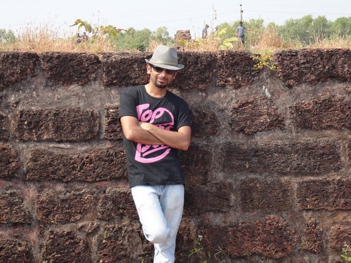 I am a er. working in Ericsson India..I am simple happy go funny guy i follow my own rules...lve 2 mke nw frnds n lve 2 mke people happy around me