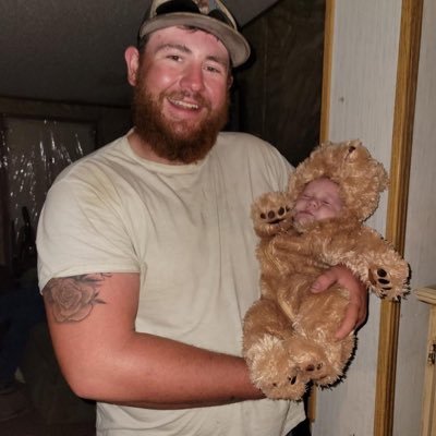Small town kid chasing a dream! COORS LIGHT 🍺 #teamdrunk Fly High Brother! ❤️ 6/8/18 Just another Finger tryna be a hand! If it’s got leavers I can pull em