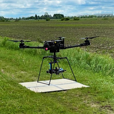 Based at the Ensminger Lab at UTM
Fast tracking diagnosis of stress, diseases, phenology and growth using drone-based high-throughput field phenotyping.