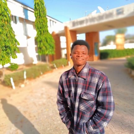 UmarfaruqAbub15's profile picture. 