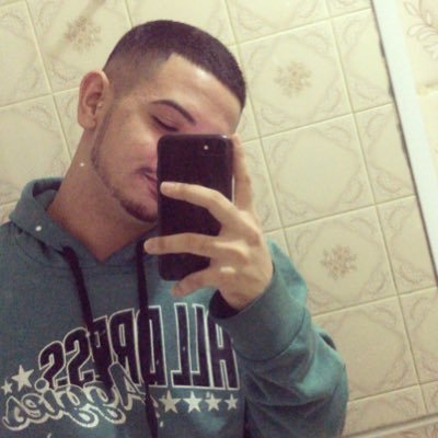 c4p1ta's profile picture. só na brisa hoje vivendo nesse mundo louco