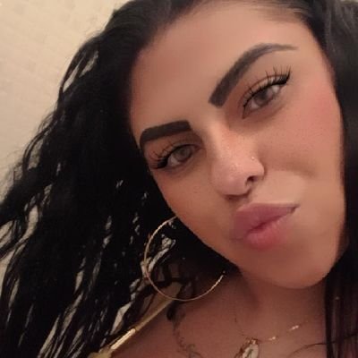 Pode me jogar praga fazer macumba oque quiser, faz a vontade rs'
Ninguém amaldiçoa quem DEUS abençoa! 🙏🏼📿🌶😘