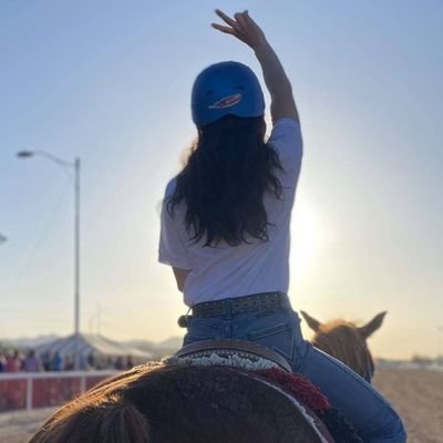 Aspiring Horse Racing Photographer 📸
AZ Girl living the dream! 😎