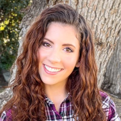 I write personal family stories and teach fellow familypreneurs how to rescue your social media and personal branding.
Coming soon: our family podcast! :)