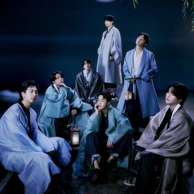 I love to be with my friends and I will be there when they need me.
-#BTSARMY for a long time-OT7