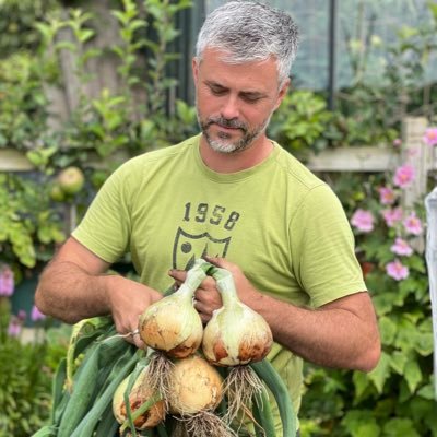 🌱You’ll find me on Instagram🌱Author & Garden Writer 🌱Kitchen Gardener, Pickler & Preserver 🌱Sheffield, UK🇬🇧 (Zone 8b)