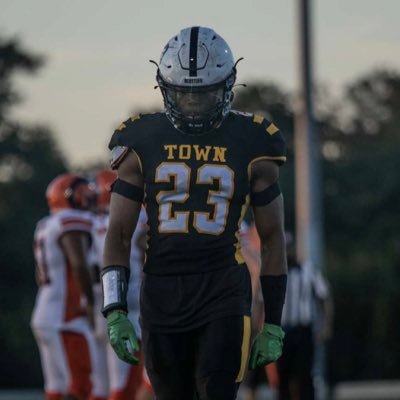 2027 | TCNJ Football | Defensive Back | 6’1”| 200 | Email: arionowes@yahoo.com