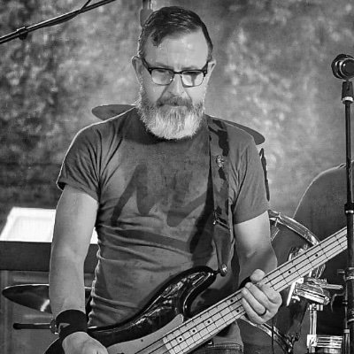 Former Art Director for the last 25 years, Serviceable bass player, Happily married, Father of 2 amazing girls #GirlDad - Phillies, Eagles, Sixers, Metal \m/