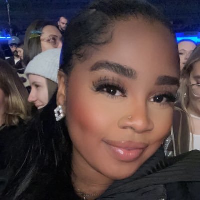 yourstrulyvals's profile picture. 